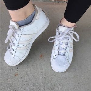Women’s 5 1/2 Adidas Superstars